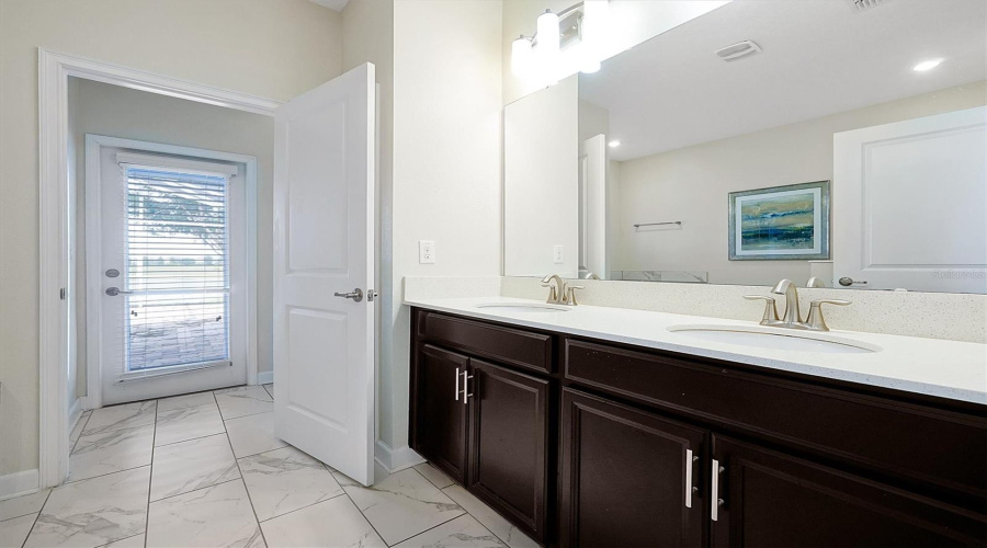 DAVENPORT, Florida 33896, 8 Bedrooms Bedrooms, ,5 BathroomsBathrooms,Residential,For Sale,FLANGE,0,MFRO6340250