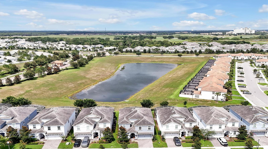 DAVENPORT, Florida 33896, 8 Bedrooms Bedrooms, ,5 BathroomsBathrooms,Residential,For Sale,FLANGE,0,MFRO6340250