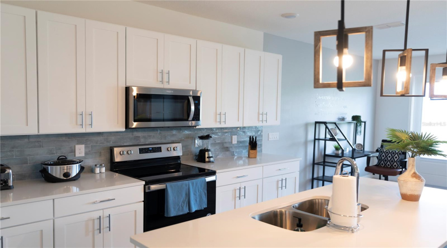 DAVENPORT, Florida 33896, 3 Bedrooms Bedrooms, ,2 BathroomsBathrooms,Residential,For Sale,BENOI,0,MFRS5133506