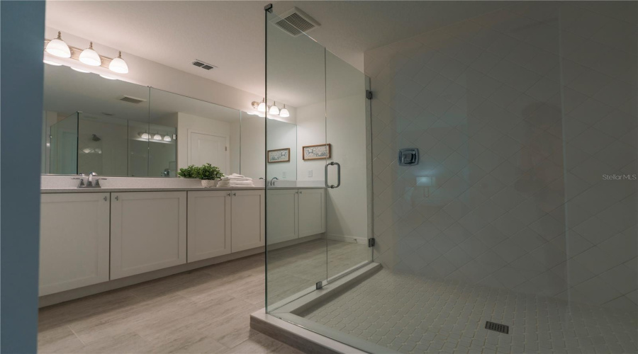 DAVENPORT, Florida 33896, 3 Bedrooms Bedrooms, ,2 BathroomsBathrooms,Residential,For Sale,BENOI,0,MFRS5133506