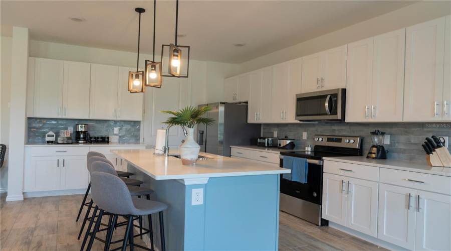DAVENPORT, Florida 33896, 3 Bedrooms Bedrooms, ,2 BathroomsBathrooms,Residential,For Sale,BENOI,0,MFRS5133506