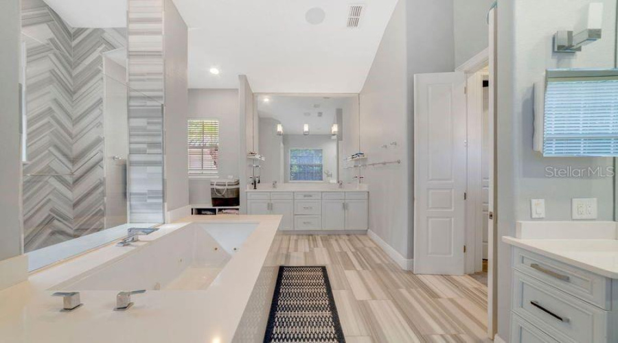 ORLANDO, Florida 32836, 6 Bedrooms Bedrooms, ,5 BathroomsBathrooms,Residential,For Sale,SOUTHERN BREEZE,0,MFRO6334731
