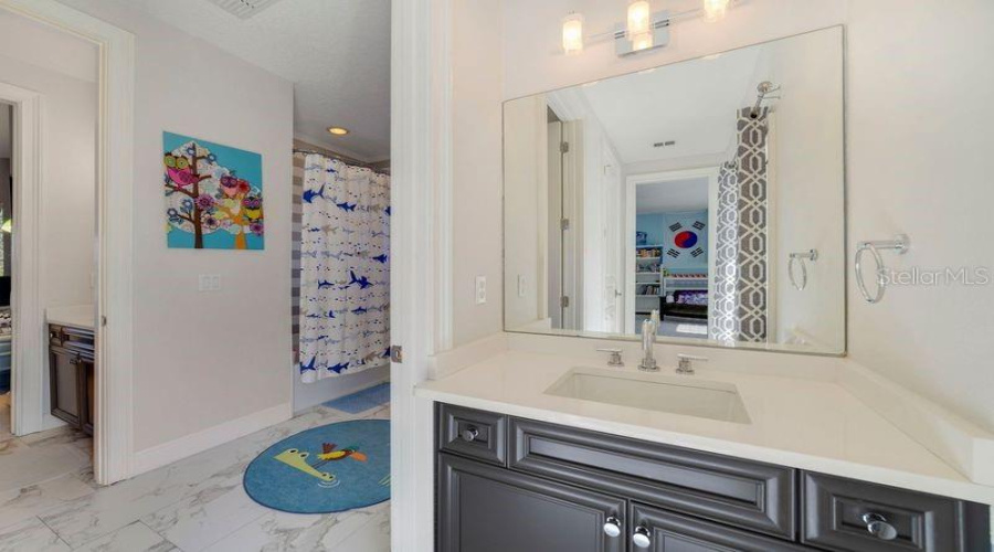 ORLANDO, Florida 32836, 6 Bedrooms Bedrooms, ,5 BathroomsBathrooms,Residential,For Sale,SOUTHERN BREEZE,0,MFRO6334731