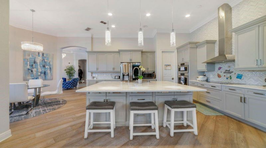 ORLANDO, Florida 32836, 6 Bedrooms Bedrooms, ,5 BathroomsBathrooms,Residential,For Sale,SOUTHERN BREEZE,0,MFRO6334731