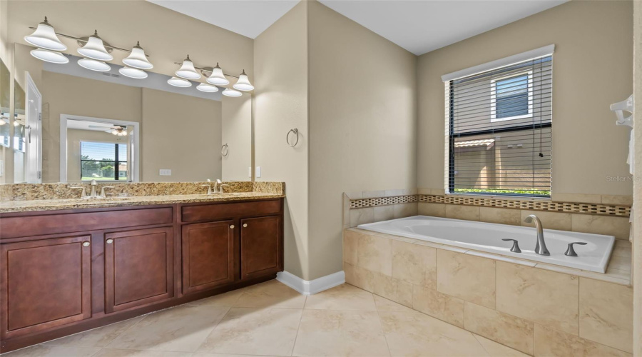 DAVENPORT, Florida 33896, 2 Bedrooms Bedrooms, ,2 BathroomsBathrooms,Residential,For Sale,AZALEA SANDS,0,MFRO6340141