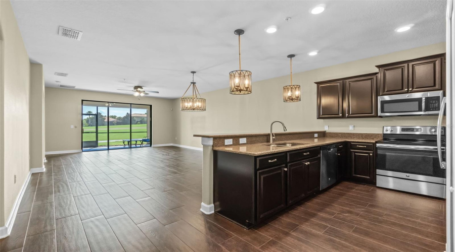DAVENPORT, Florida 33896, 2 Bedrooms Bedrooms, ,2 BathroomsBathrooms,Residential,For Sale,AZALEA SANDS,0,MFRO6340141