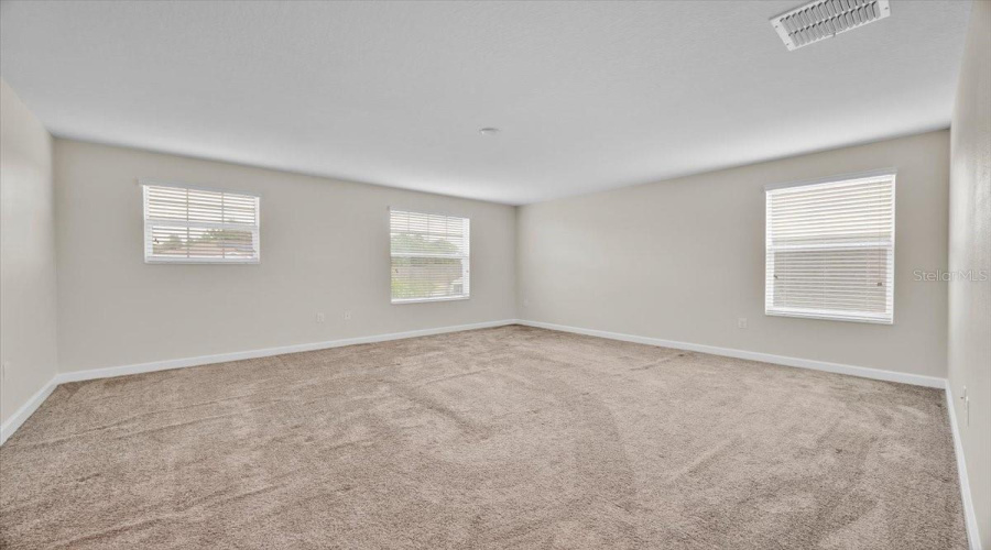 Large Loft-2nd floor