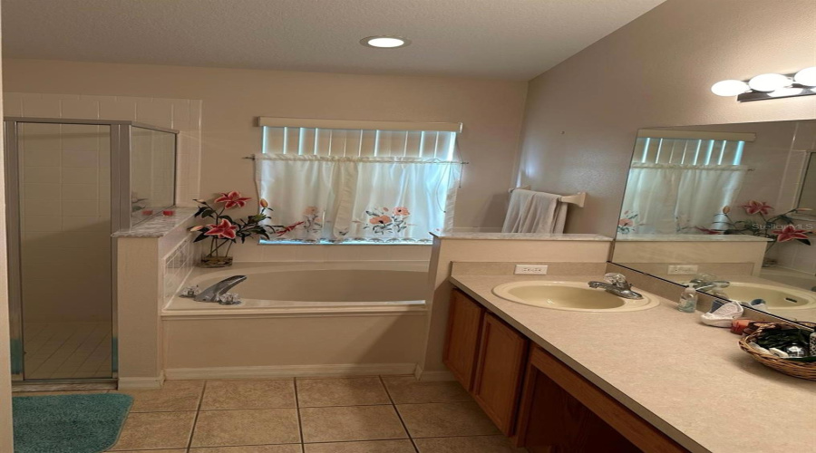 DAVENPORT, Florida 33897, 3 Bedrooms Bedrooms, ,2 BathroomsBathrooms,Residential,For Sale,CASSIA,0,MFRS5133422