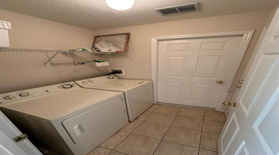 DAVENPORT, Florida 33897, 3 Bedrooms Bedrooms, ,2 BathroomsBathrooms,Residential,For Sale,CASSIA,0,MFRS5133422