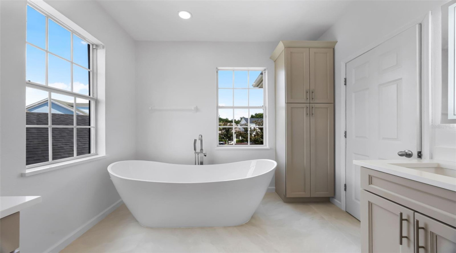CELEBRATION, Florida 34747, 4 Bedrooms Bedrooms, ,2 BathroomsBathrooms,Residential,For Sale,OSCAR,0,MFRO6339143