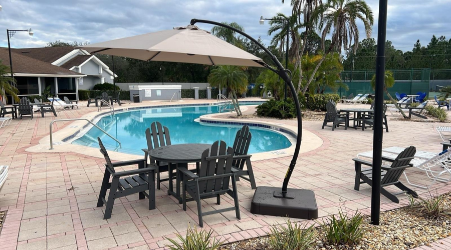 Community Large Pool