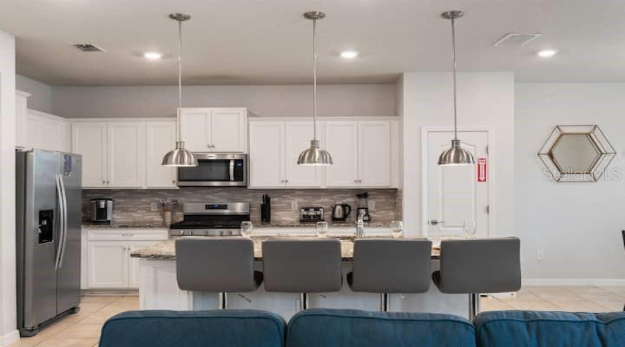 DAVENPORT, Florida 33837, 5 Bedrooms Bedrooms, ,4 BathroomsBathrooms,Residential,For Sale,OAKMOSS,0,MFRO6340300