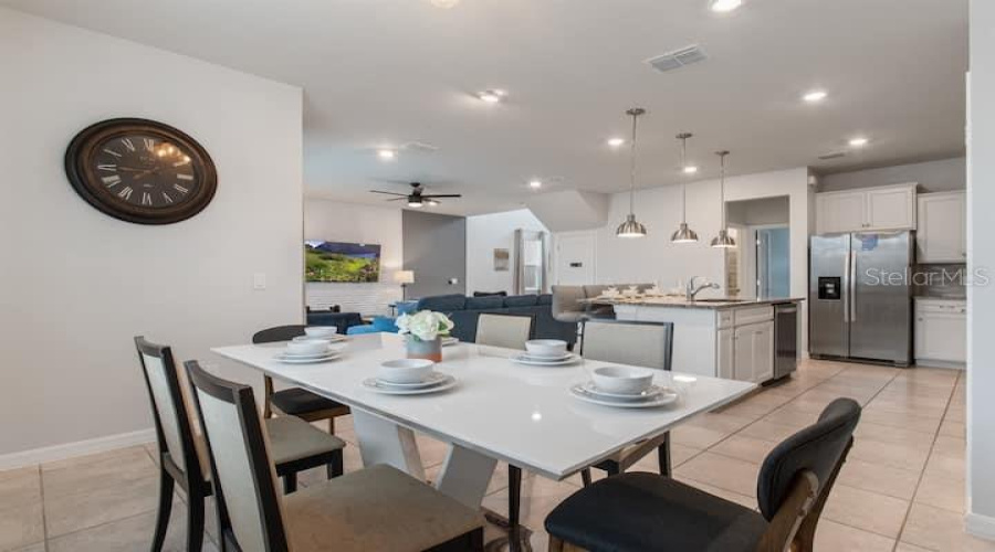 DAVENPORT, Florida 33837, 5 Bedrooms Bedrooms, ,4 BathroomsBathrooms,Residential,For Sale,OAKMOSS,0,MFRO6340300