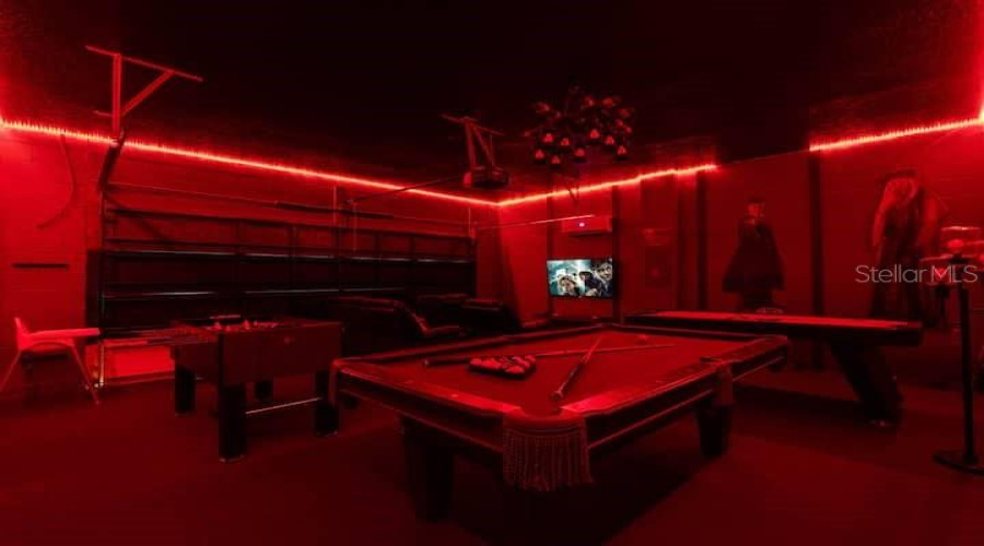 DAVENPORT, Florida 33837, 5 Bedrooms Bedrooms, ,4 BathroomsBathrooms,Residential,For Sale,OAKMOSS,0,MFRO6340300