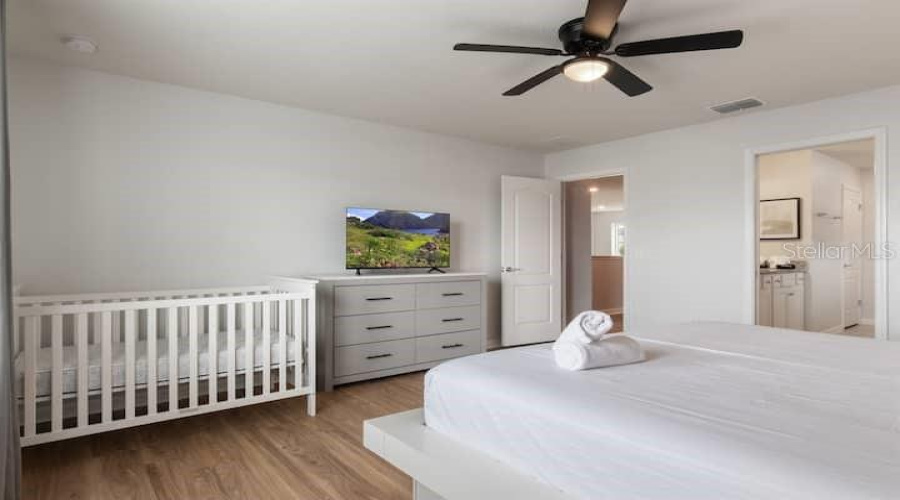 DAVENPORT, Florida 33837, 5 Bedrooms Bedrooms, ,4 BathroomsBathrooms,Residential,For Sale,OAKMOSS,0,MFRO6340300