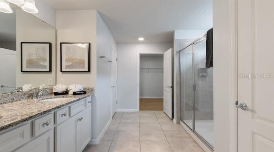 DAVENPORT, Florida 33837, 5 Bedrooms Bedrooms, ,4 BathroomsBathrooms,Residential,For Sale,OAKMOSS,0,MFRO6340300