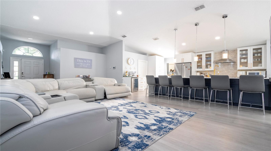 DAVENPORT, Florida 33897, 4 Bedrooms Bedrooms, ,2 BathroomsBathrooms,Residential,For Sale,JOCELYN,0,MFRO6340256