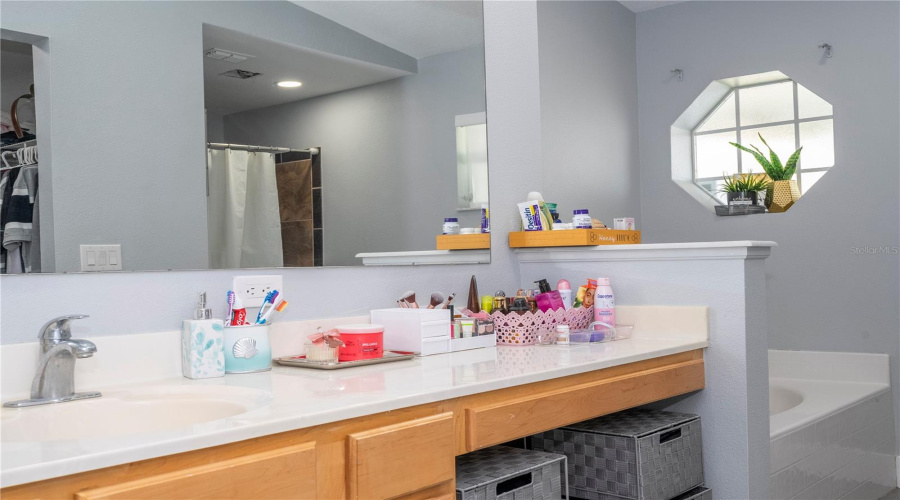 DAVENPORT, Florida 33897, 4 Bedrooms Bedrooms, ,2 BathroomsBathrooms,Residential,For Sale,JOCELYN,0,MFRO6340256