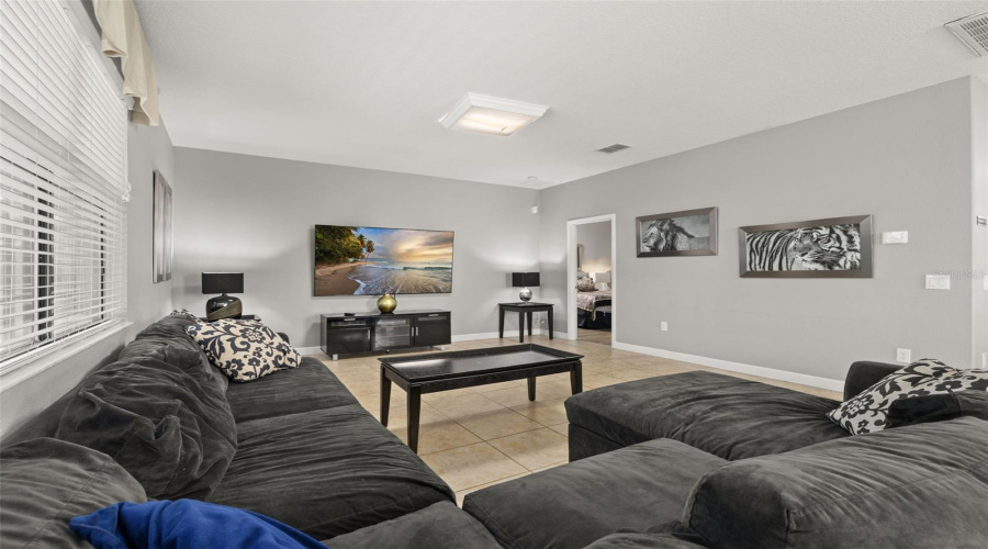 DAVENPORT, Florida 33896, 5 Bedrooms Bedrooms, ,4 BathroomsBathrooms,Residential,For Sale,MOON VALLEY,0,MFRO6340154