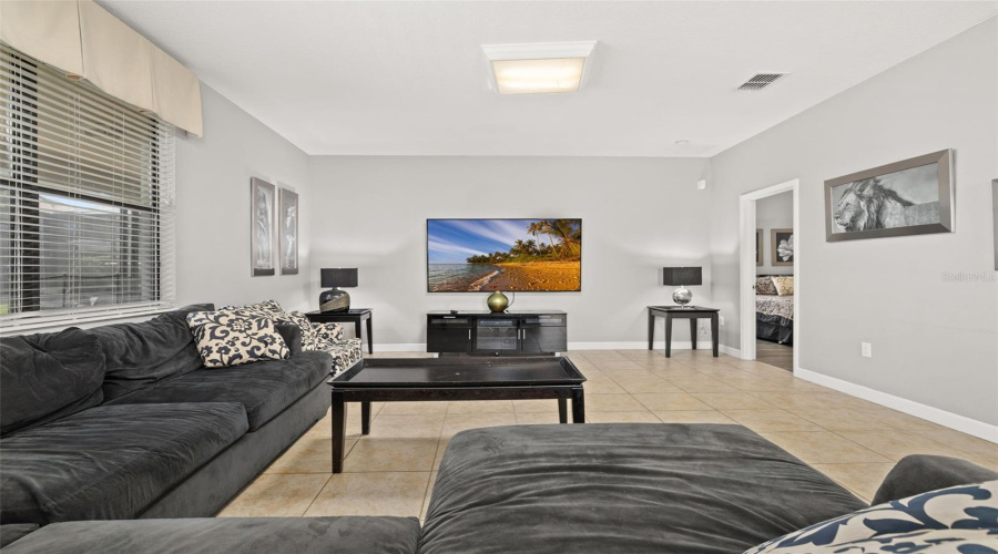 DAVENPORT, Florida 33896, 5 Bedrooms Bedrooms, ,4 BathroomsBathrooms,Residential,For Sale,MOON VALLEY,0,MFRO6340154