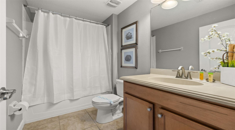 DAVENPORT, Florida 33896, 5 Bedrooms Bedrooms, ,4 BathroomsBathrooms,Residential,For Sale,MOON VALLEY,0,MFRO6340154
