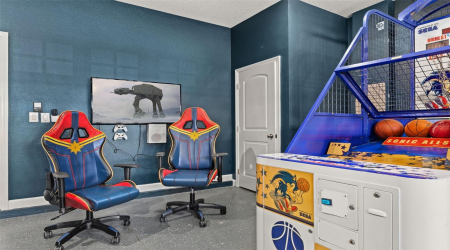 DAVENPORT, Florida 33896, 5 Bedrooms Bedrooms, ,4 BathroomsBathrooms,Residential,For Sale,MOON VALLEY,0,MFRO6340154