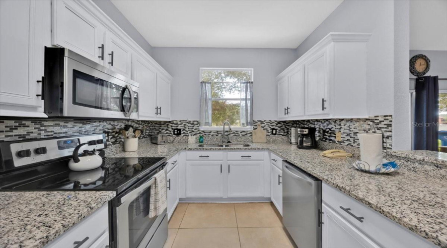 DAVENPORT, Florida 33897, 3 Bedrooms Bedrooms, ,3 BathroomsBathrooms,Residential,For Sale,CALABRIA,0,MFRO6340328