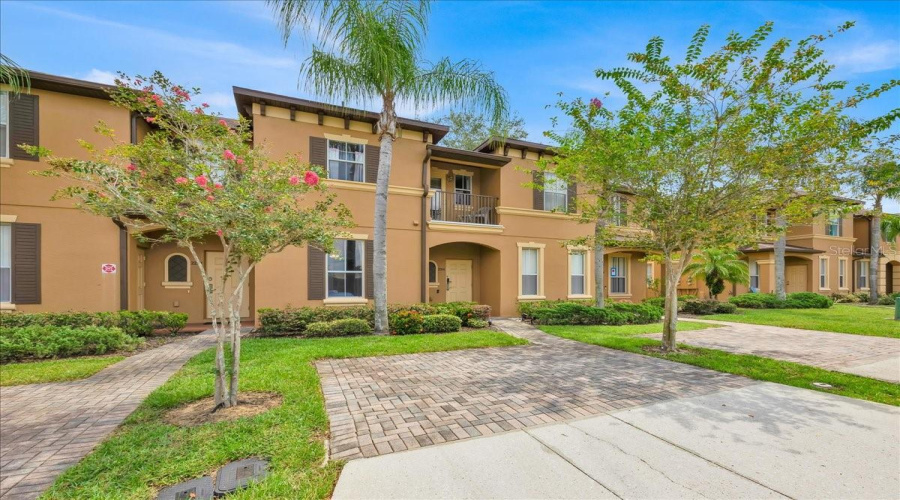 DAVENPORT, Florida 33897, 3 Bedrooms Bedrooms, ,3 BathroomsBathrooms,Residential,For Sale,CALABRIA,0,MFRO6340328