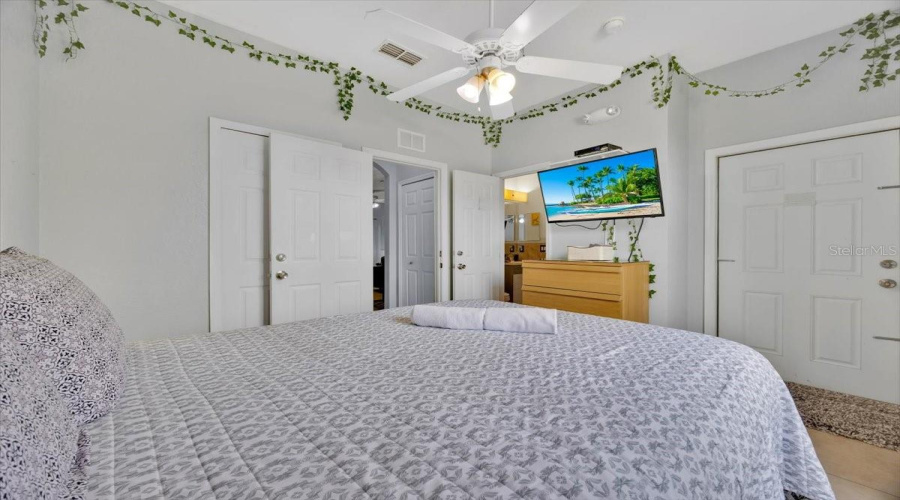 1st Fl primary bedroom