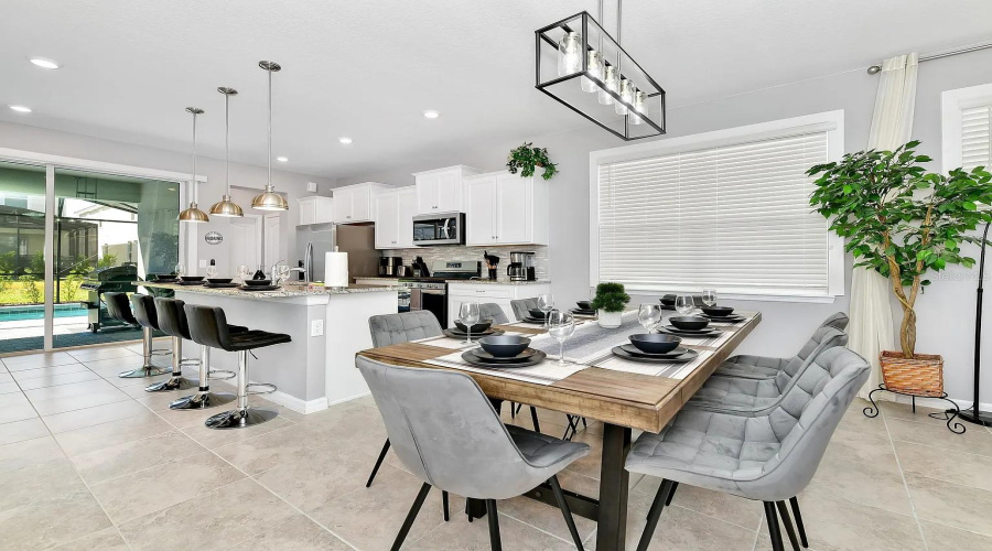 DAVENPORT, Florida 33837, 5 Bedrooms Bedrooms, ,4 BathroomsBathrooms,Residential,For Sale,OAKMOSS,0,MFRO6340341