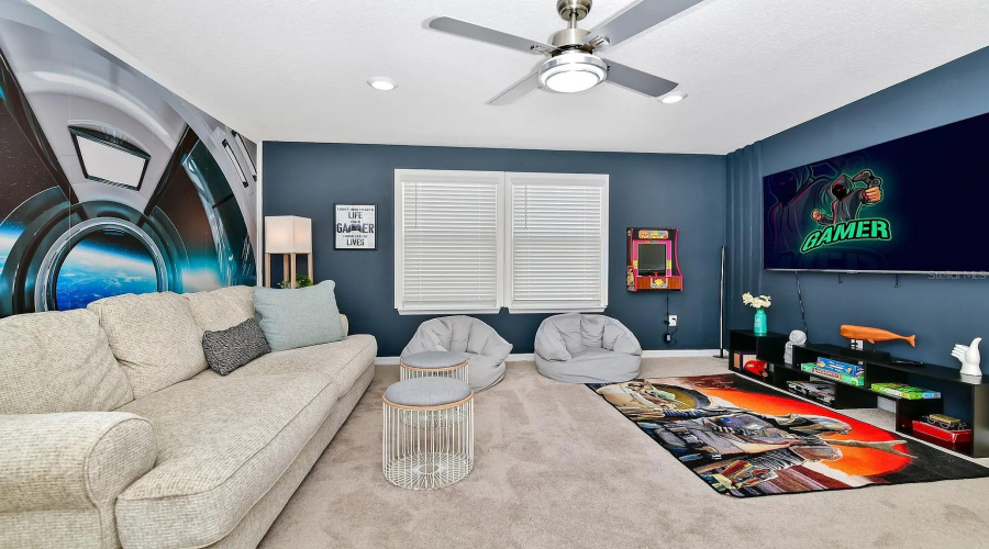 DAVENPORT, Florida 33837, 5 Bedrooms Bedrooms, ,4 BathroomsBathrooms,Residential,For Sale,OAKMOSS,0,MFRO6340341