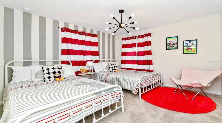 DAVENPORT, Florida 33837, 5 Bedrooms Bedrooms, ,4 BathroomsBathrooms,Residential,For Sale,OAKMOSS,0,MFRO6340341