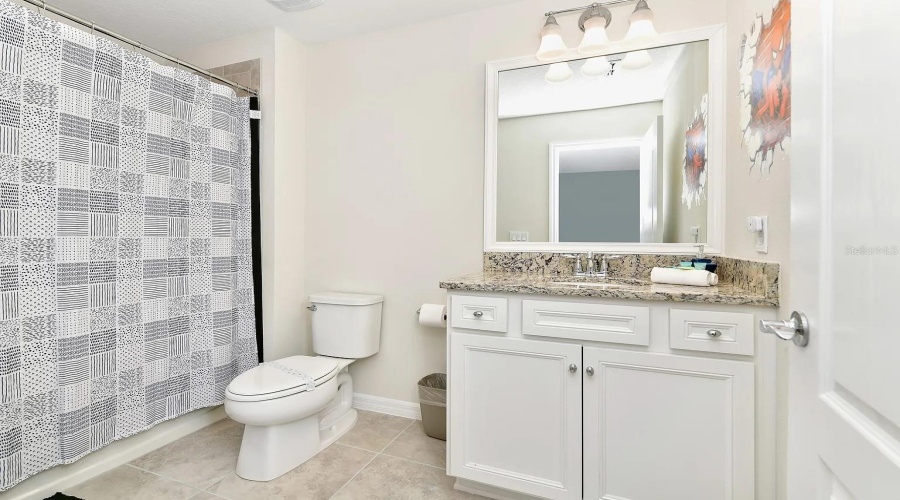 DAVENPORT, Florida 33837, 5 Bedrooms Bedrooms, ,4 BathroomsBathrooms,Residential,For Sale,OAKMOSS,0,MFRO6340341