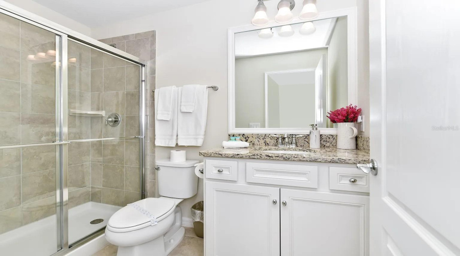 DAVENPORT, Florida 33837, 5 Bedrooms Bedrooms, ,4 BathroomsBathrooms,Residential,For Sale,OAKMOSS,0,MFRO6340341