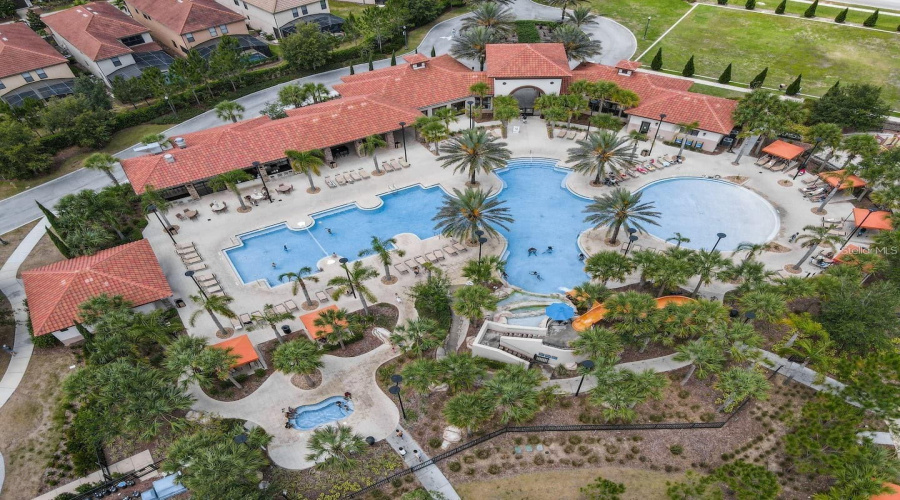 DAVENPORT, Florida 33837, 5 Bedrooms Bedrooms, ,4 BathroomsBathrooms,Residential,For Sale,OAKMOSS,0,MFRO6340341