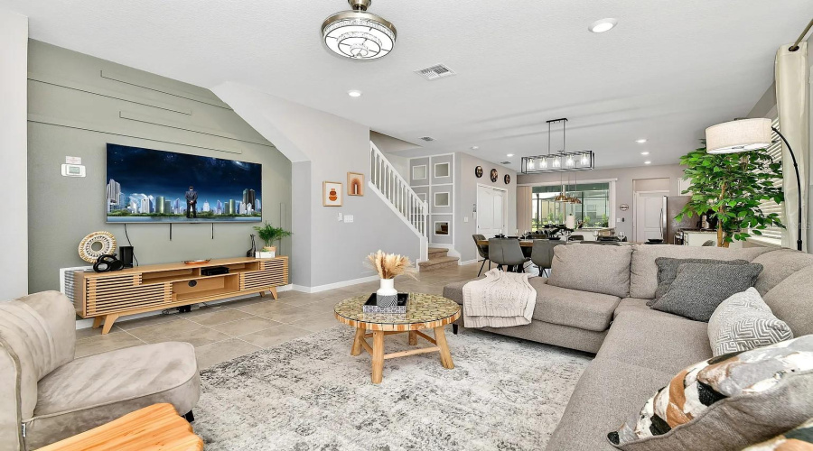 DAVENPORT, Florida 33837, 5 Bedrooms Bedrooms, ,4 BathroomsBathrooms,Residential,For Sale,OAKMOSS,0,MFRO6340341