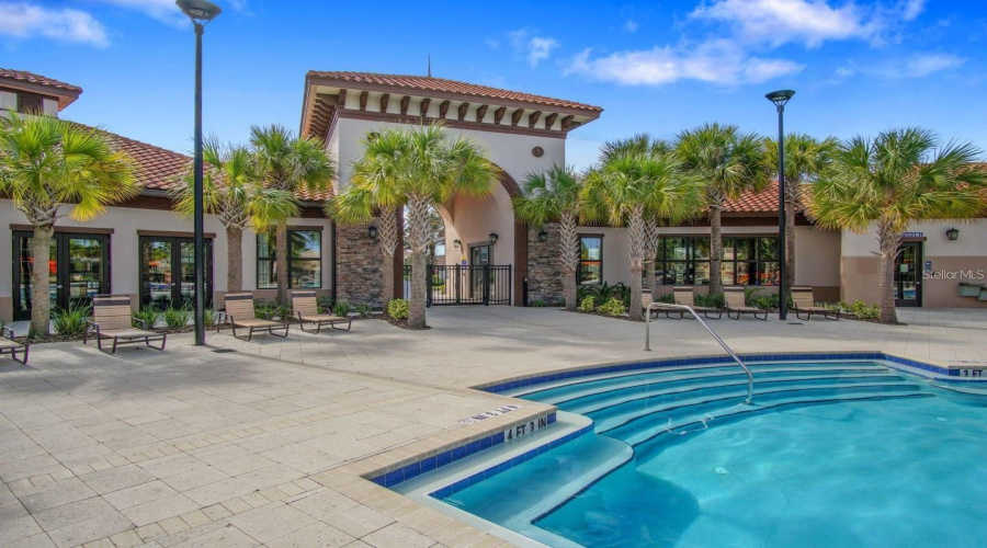 DAVENPORT, Florida 33837, 5 Bedrooms Bedrooms, ,4 BathroomsBathrooms,Residential,For Sale,OAKMOSS,0,MFRO6340341