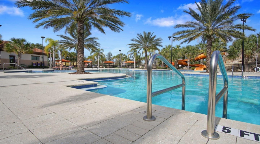DAVENPORT, Florida 33837, 5 Bedrooms Bedrooms, ,4 BathroomsBathrooms,Residential,For Sale,OAKMOSS,0,MFRO6340341