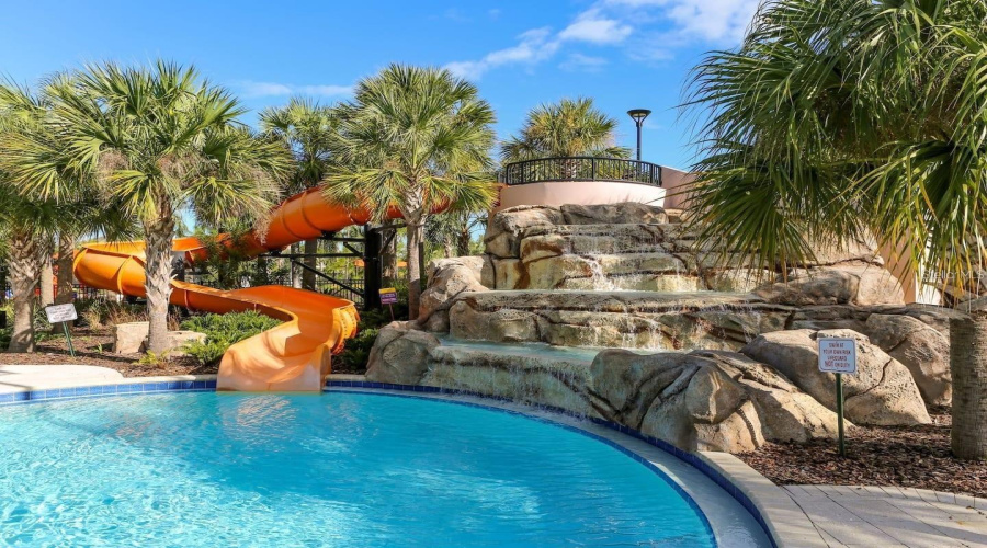 DAVENPORT, Florida 33837, 5 Bedrooms Bedrooms, ,4 BathroomsBathrooms,Residential,For Sale,OAKMOSS,0,MFRO6340341