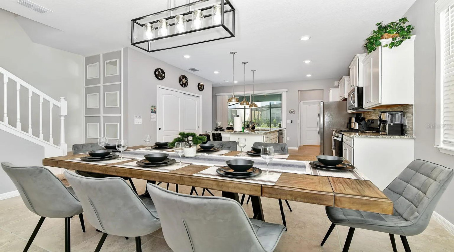 DAVENPORT, Florida 33837, 5 Bedrooms Bedrooms, ,4 BathroomsBathrooms,Residential,For Sale,OAKMOSS,0,MFRO6340341