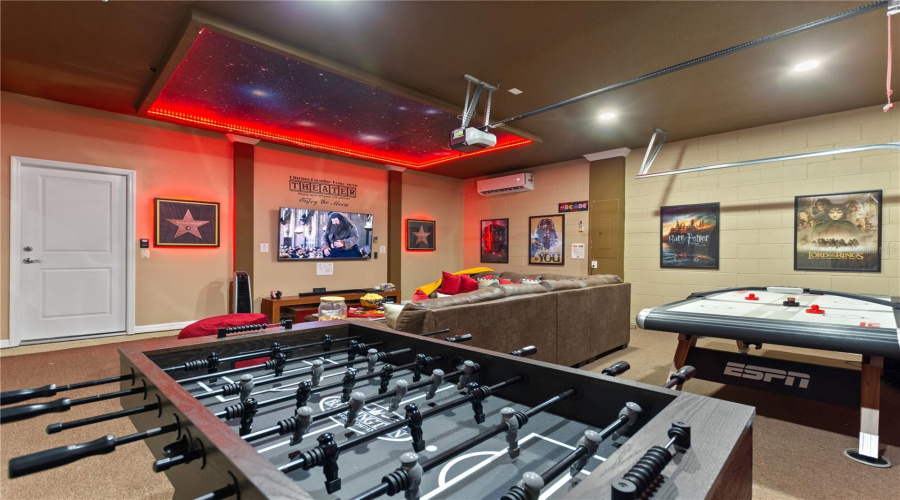 DAVENPORT, Florida 33837, 5 Bedrooms Bedrooms, ,4 BathroomsBathrooms,Residential,For Sale,MISTY OAK,0,MFRO6338615