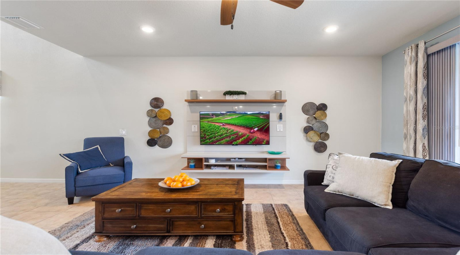 DAVENPORT, Florida 33837, 5 Bedrooms Bedrooms, ,4 BathroomsBathrooms,Residential,For Sale,MISTY OAK,0,MFRO6338615