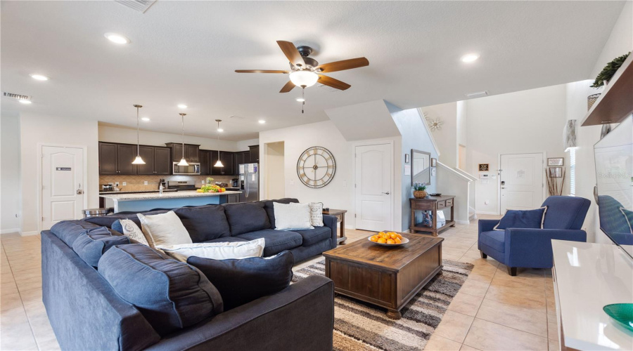 DAVENPORT, Florida 33837, 5 Bedrooms Bedrooms, ,4 BathroomsBathrooms,Residential,For Sale,MISTY OAK,0,MFRO6338615