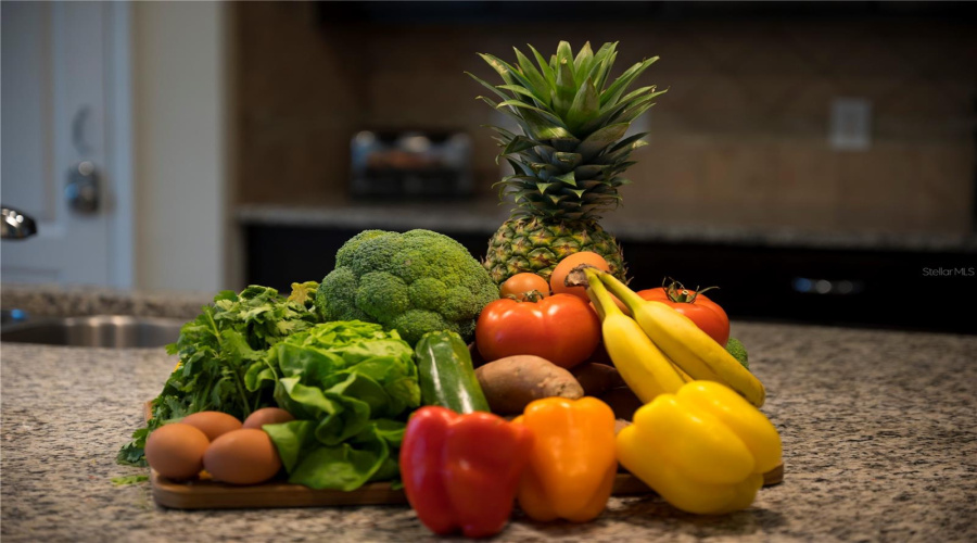 DAVENPORT, Florida 33837, 5 Bedrooms Bedrooms, ,4 BathroomsBathrooms,Residential,For Sale,MISTY OAK,0,MFRO6338615