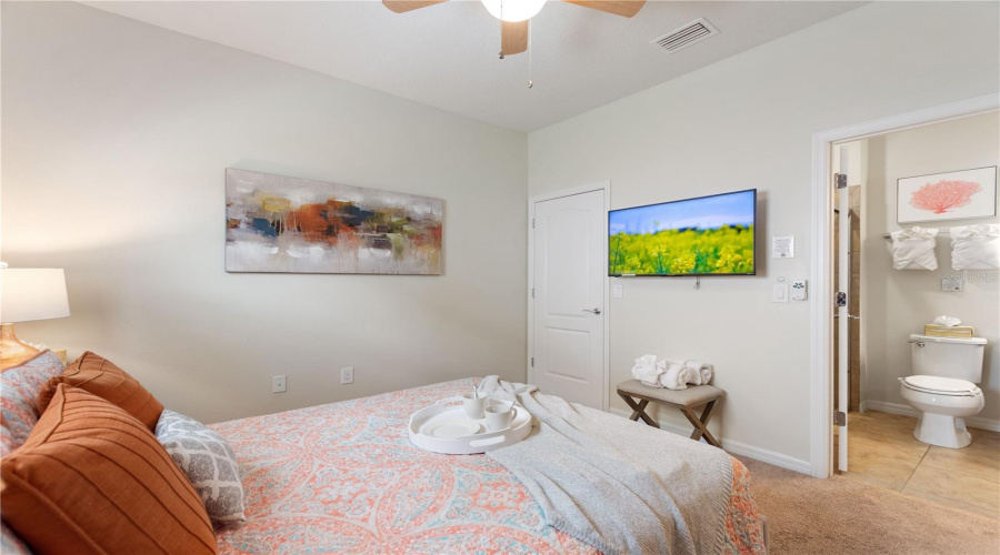 DAVENPORT, Florida 33837, 5 Bedrooms Bedrooms, ,4 BathroomsBathrooms,Residential,For Sale,MISTY OAK,0,MFRO6338615