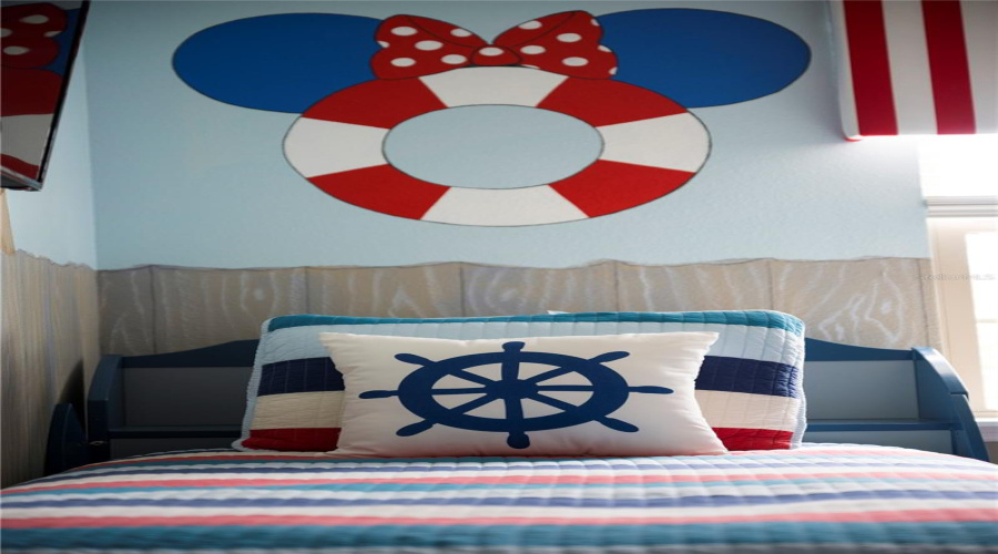 DAVENPORT, Florida 33837, 5 Bedrooms Bedrooms, ,4 BathroomsBathrooms,Residential,For Sale,MISTY OAK,0,MFRO6338615