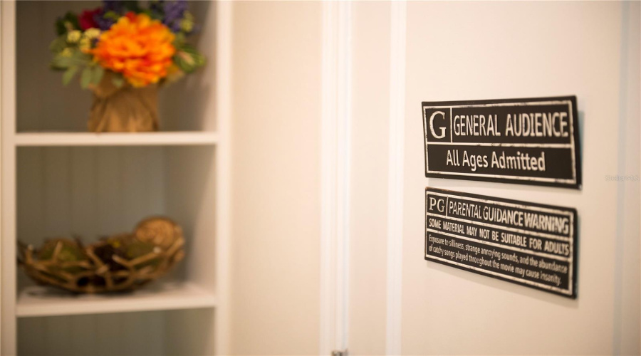 DAVENPORT, Florida 33837, 5 Bedrooms Bedrooms, ,4 BathroomsBathrooms,Residential,For Sale,MISTY OAK,0,MFRO6338615