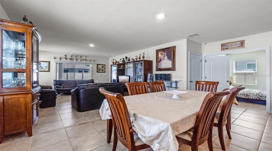 DAVENPORT, Florida 33837, 3 Bedrooms Bedrooms, ,2 BathroomsBathrooms,Residential,For Sale,BERRY,0,MFRO6339787