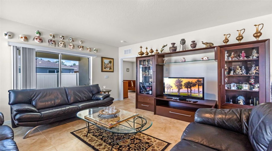 DAVENPORT, Florida 33837, 3 Bedrooms Bedrooms, ,2 BathroomsBathrooms,Residential,For Sale,BERRY,0,MFRO6339787