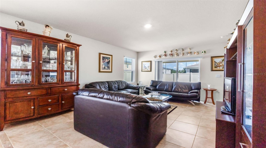 DAVENPORT, Florida 33837, 3 Bedrooms Bedrooms, ,2 BathroomsBathrooms,Residential,For Sale,BERRY,0,MFRO6339787